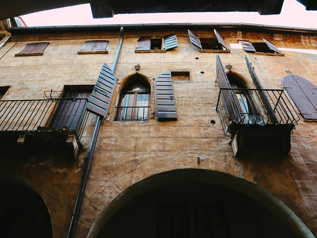 Uno dei palazzi cinquecenteschi del quartiere ebraico.