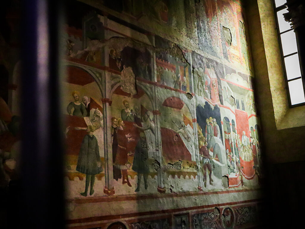 Interno del Duomo di Parma.